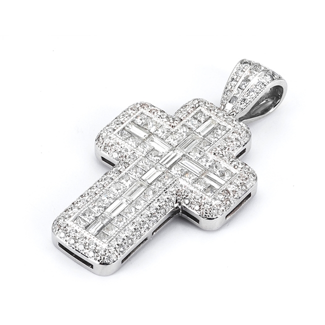 18KTW INVISIBLE AND PAVE SET CROSS PENDANT, DIAMOND 4.65CT